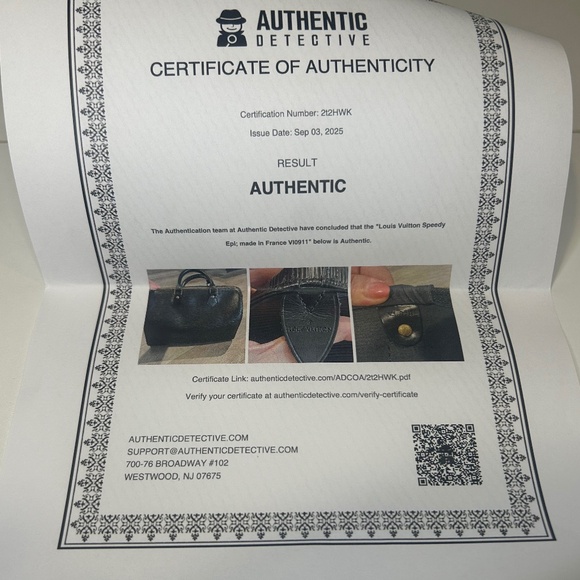 AUTHENTIC LOUIS VUITTON BLACK EPI SPEEDY 30 - Picture 4 of 4